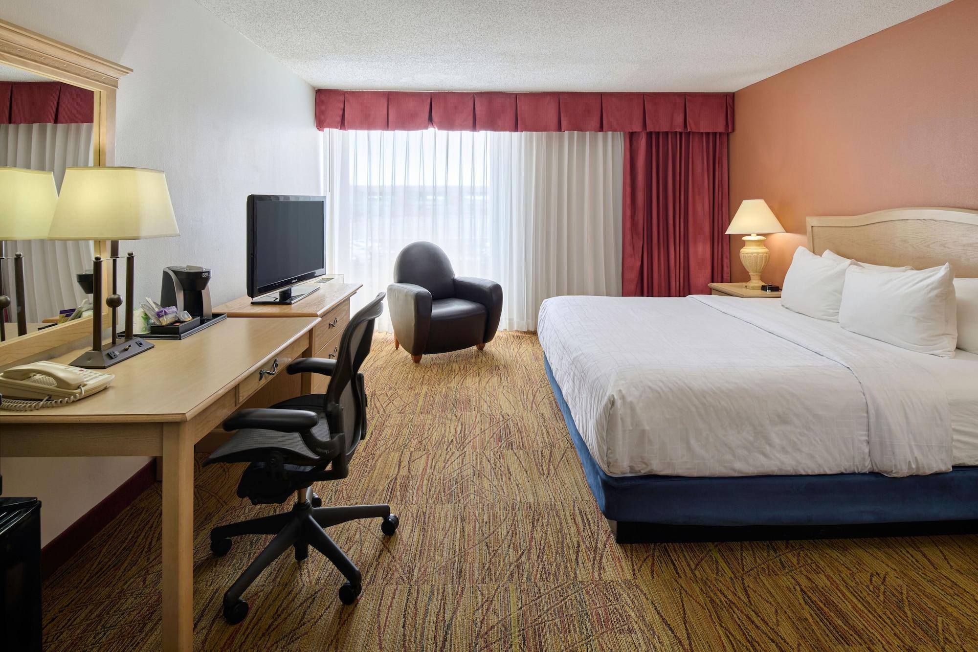 Hotel Wyndham El Paso Airport And Water Park Exterior foto