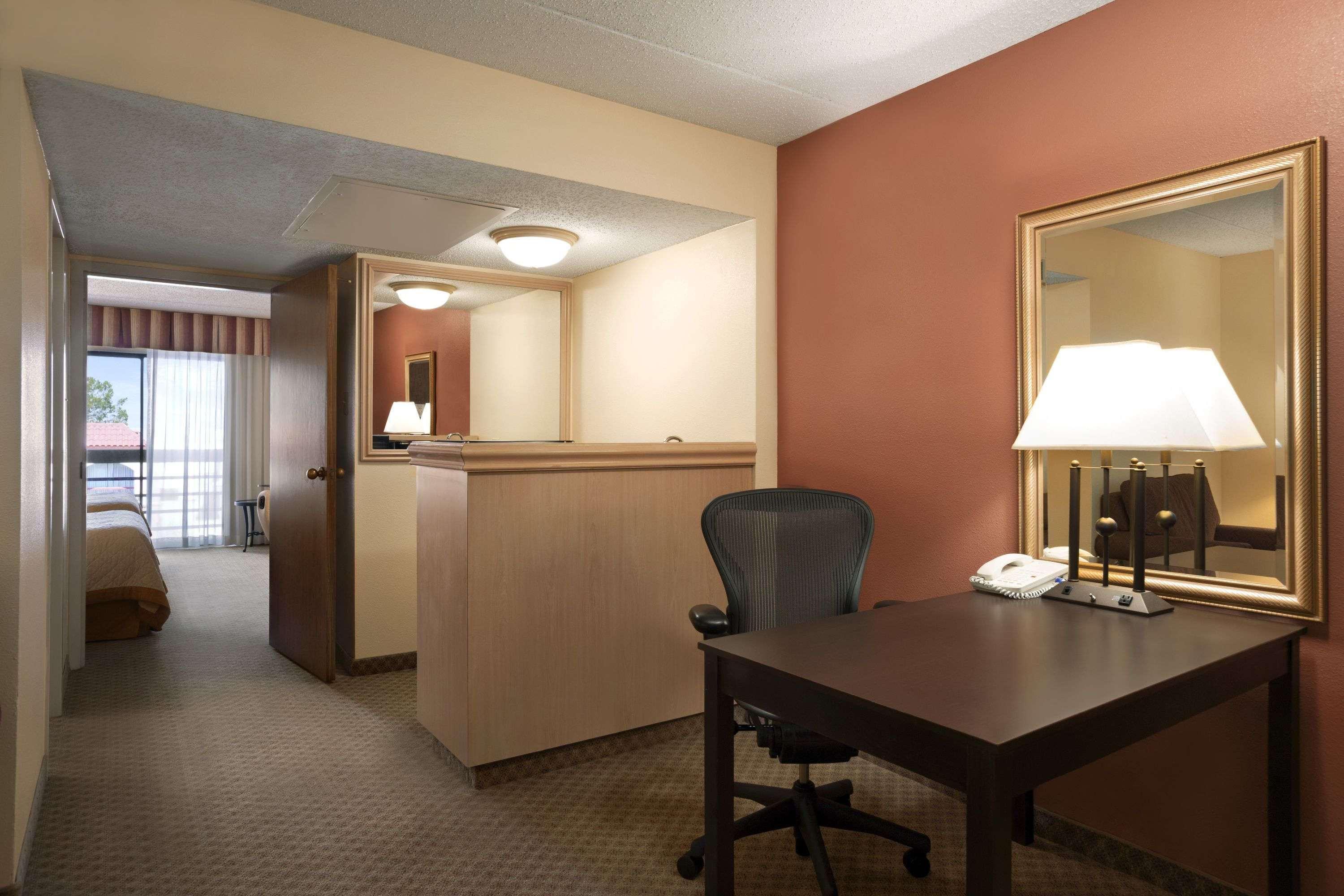 Hotel Wyndham El Paso Airport And Water Park Exterior foto