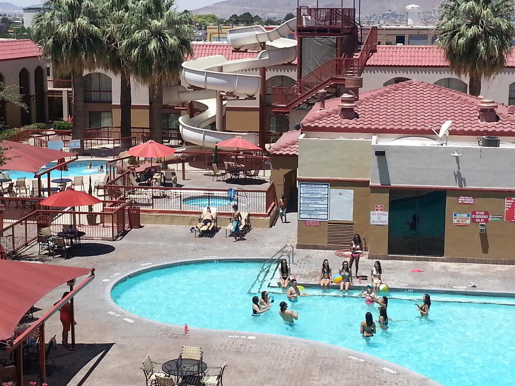 Hotel Wyndham El Paso Airport And Water Park Exterior foto