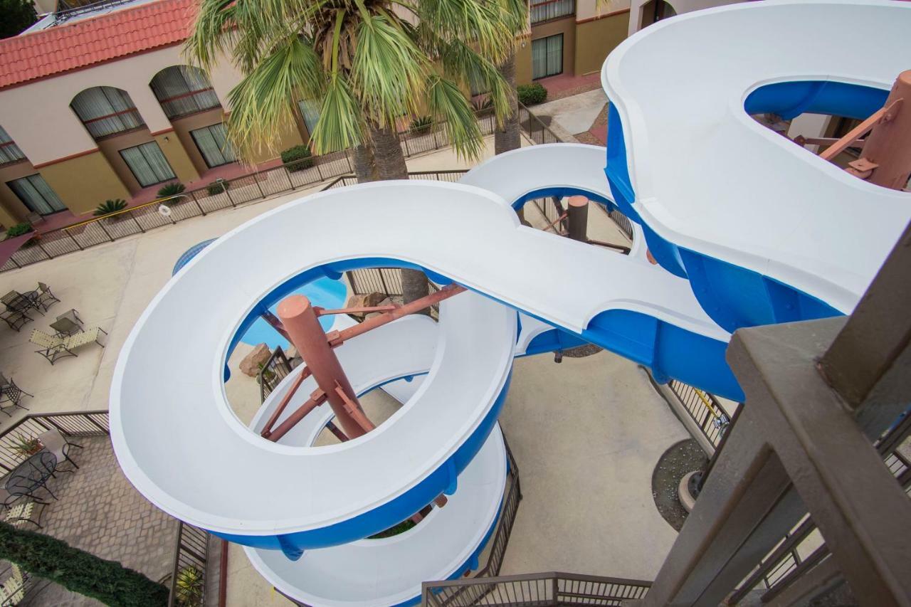 Hotel Wyndham El Paso Airport And Water Park Exterior foto